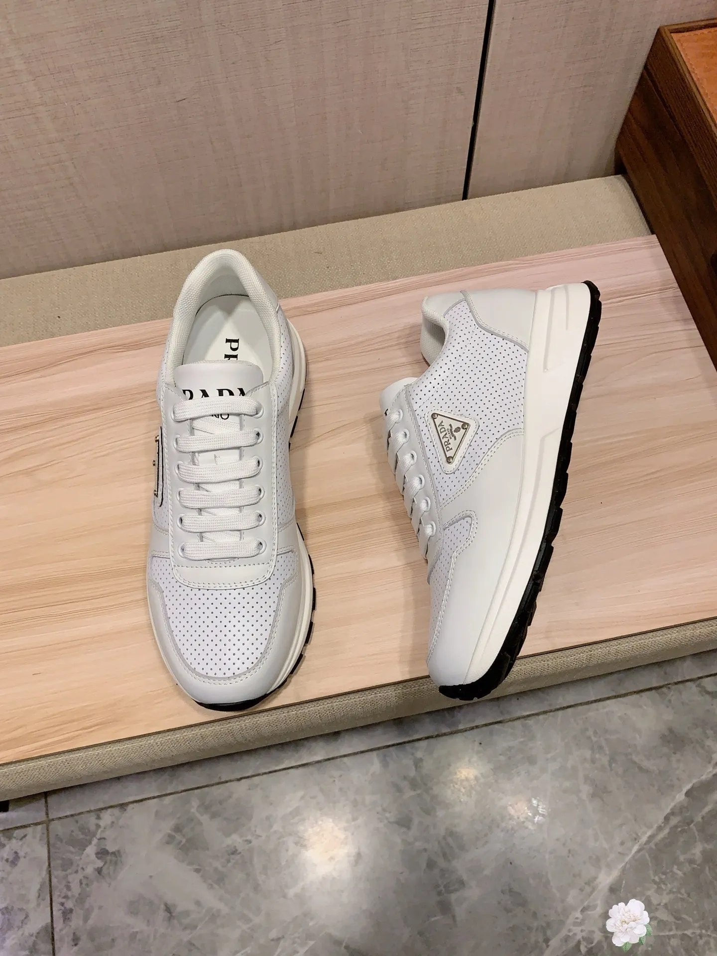 Men's Men's Shoes💰420💰💰🎩🎩[Lightning][Lightning] "PRADA*" The latest and most popular casual shoes, top brand [seduce] luxury~purchase, top~quality. [Strong] The upper is made of imported breathable cowhide with material ➕ breathable sheepskin feet (•) and fine workmanship. The original stylish and stylish soft rubber wear-resistant and non-slip outsole is light and comfortable on the feet. The real thing looks better when photographed. 085: code: 38-44, 3️⃣ colors selected